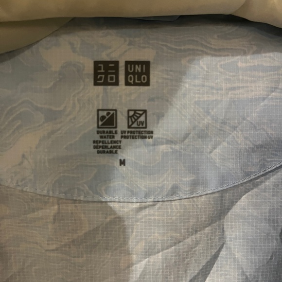 UNIQLO pocketable UV protection jacket - Picture 5 of 7